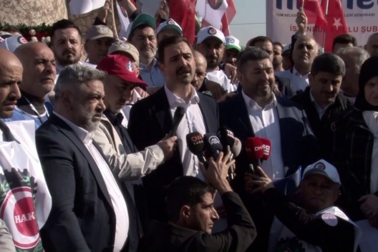 Taksim'e HAK-İŞ Konfederasyonu &uuml;yeleri &ccedil;elenk bıraktı