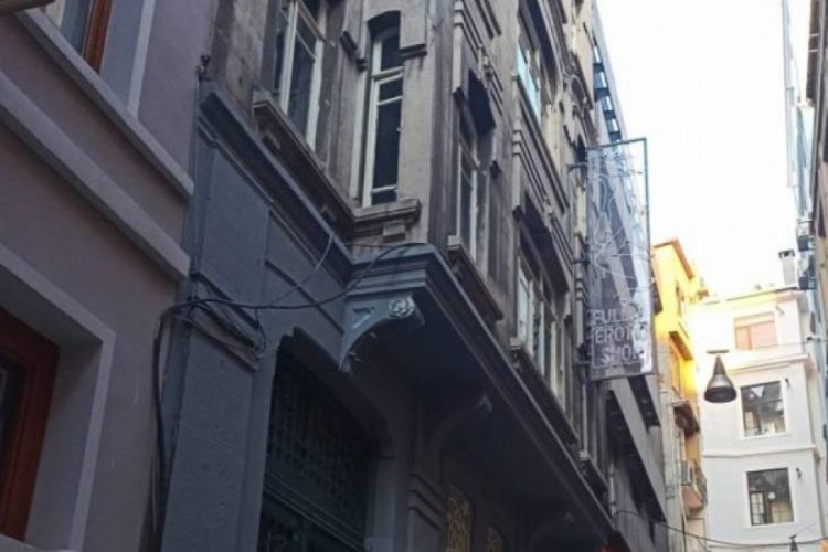 Masumlar Apartmanı'na Erotik Shop A&ccedil;ıldı