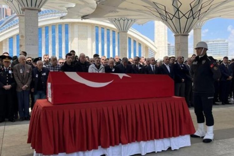 Şehit polis memuru &Ouml;zg&uuml;r Bar&ccedil;ın, son yolculuğuna uğurlandı
