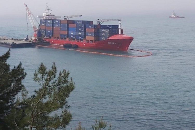 Kastamonu'da karaya oturan y&uuml;k gemisi i&ccedil;in &ccedil;alışmalar s&uuml;r&uuml;yor