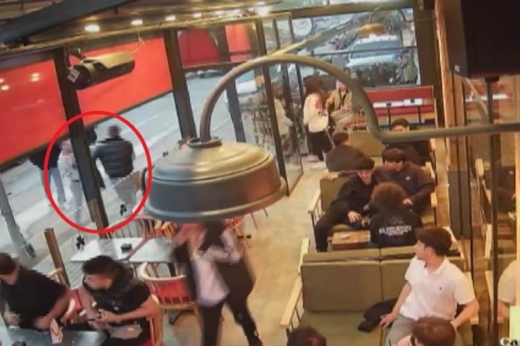 Kocaeli'nde gen&ccedil;lerin kavgası kafeyi karıştırdı