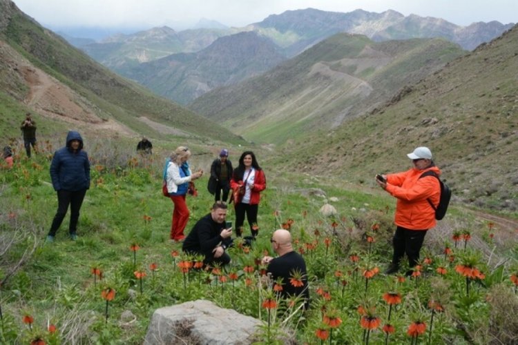 Hakkari'de Kato Dağı yerli ve yabancı turistlerin ilgisini topladı