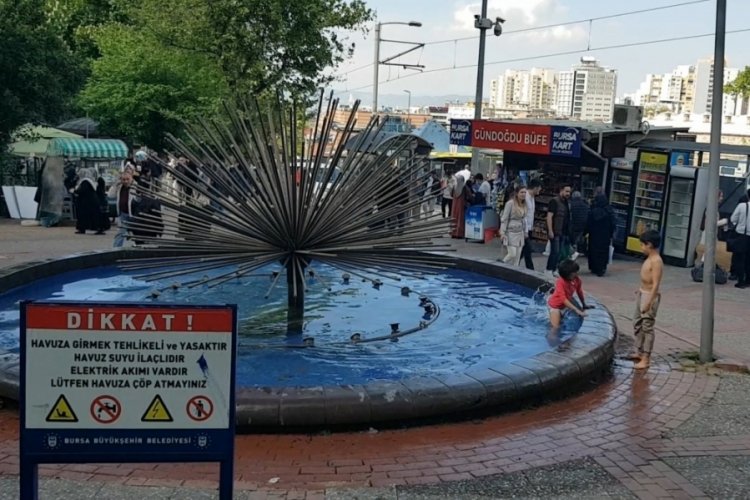 Bursa'da s&uuml;s havuzunda tehlikeli eğlence!