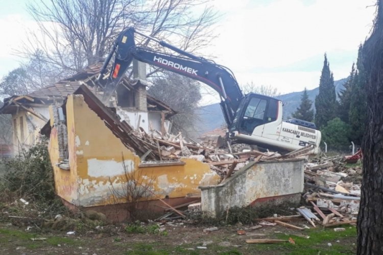 Bursa Karacabey'de eski binalar ortadan kaldırılıyor
