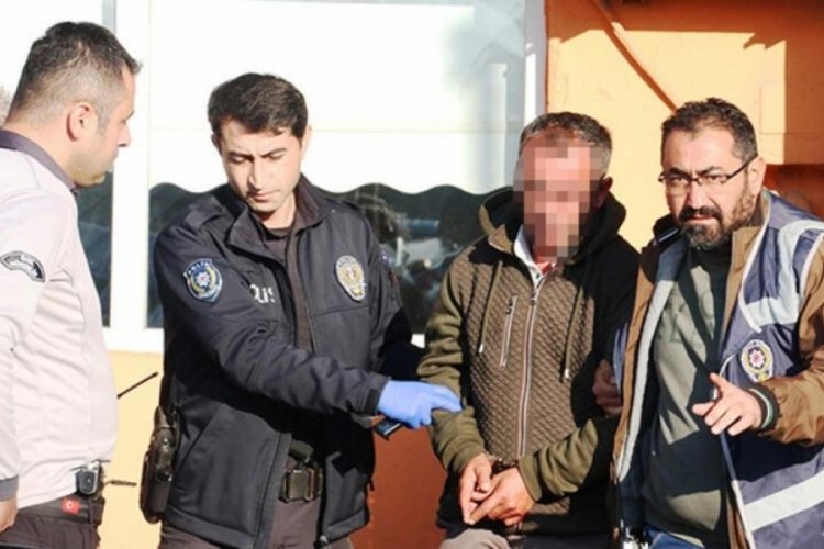 İşine son verilince silahla belediyeyi bastı!