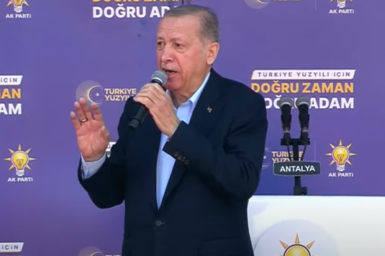 Erdoğan: Bu &uuml;lkeyi Alevi-S&uuml;nni diye ayrıma tutanlara lanet olsun