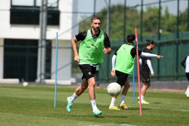 Manisa FK, G&ouml;ztepe ma&ccedil;ı hazırlıklarını s&uuml;rd&uuml;r&uuml;yor