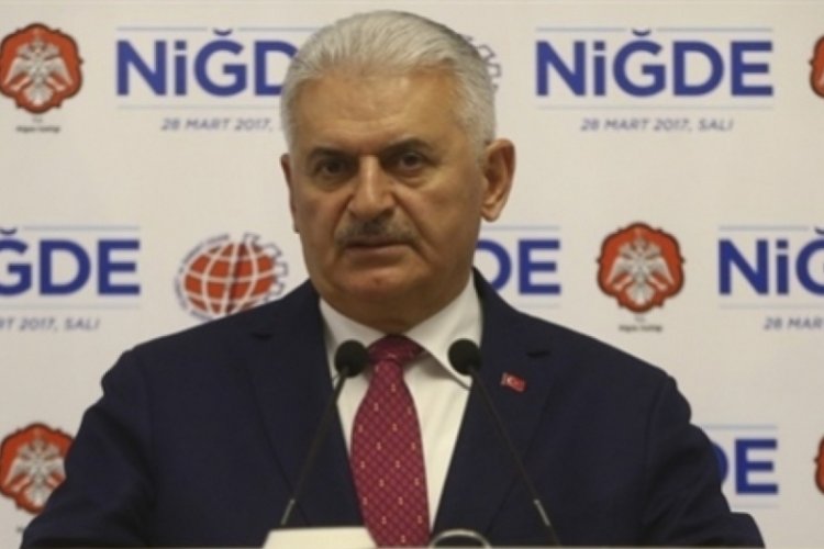 Niğde'de Binali Yıldırım muhalefete y&uuml;klendi
