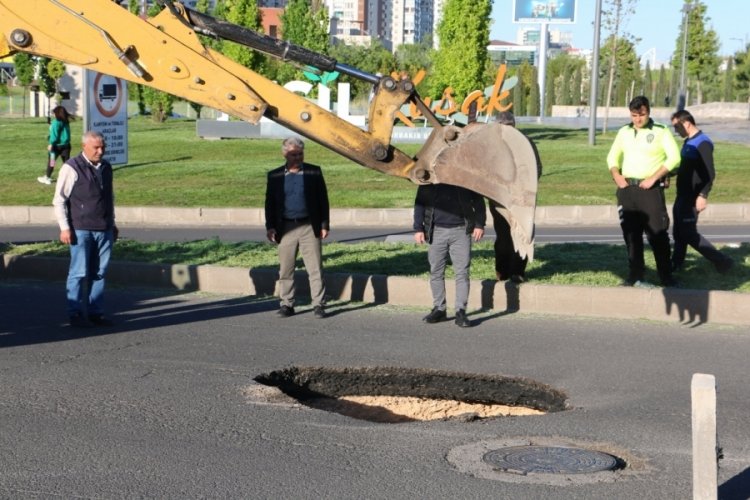 Diyarbakır'da asfalt &ccedil;&ouml;kt&uuml;
