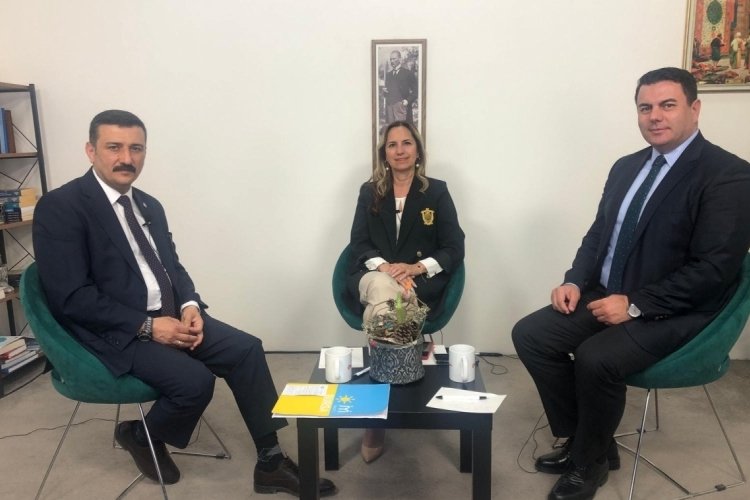 Bursa'da caminin duvarına asılan Erdoğan afişine İYİ Parti Bursa'dan tepki