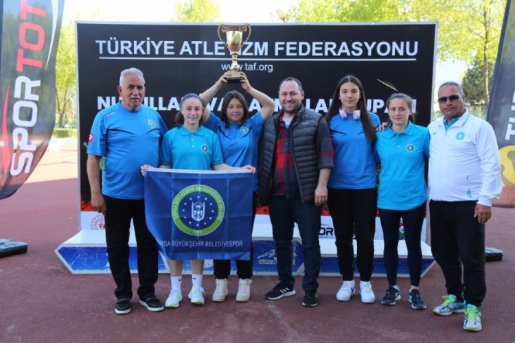 B&uuml;y&uuml;kşehir Belediyespor Nurullah İvak Atmalar Ligi'nde 3 madalya 1 kupa kazandı