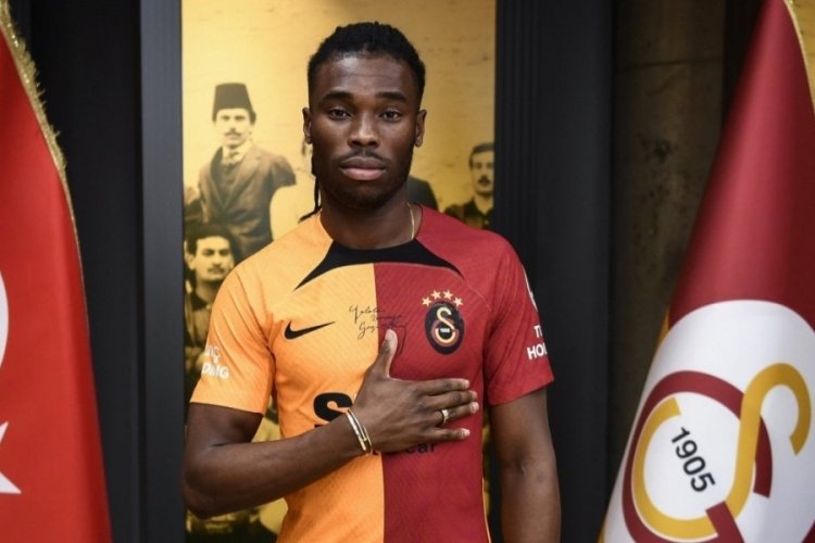 Galatasaraylı futbolcu Sam Adekugbe'nin acı g&uuml;n&uuml;
