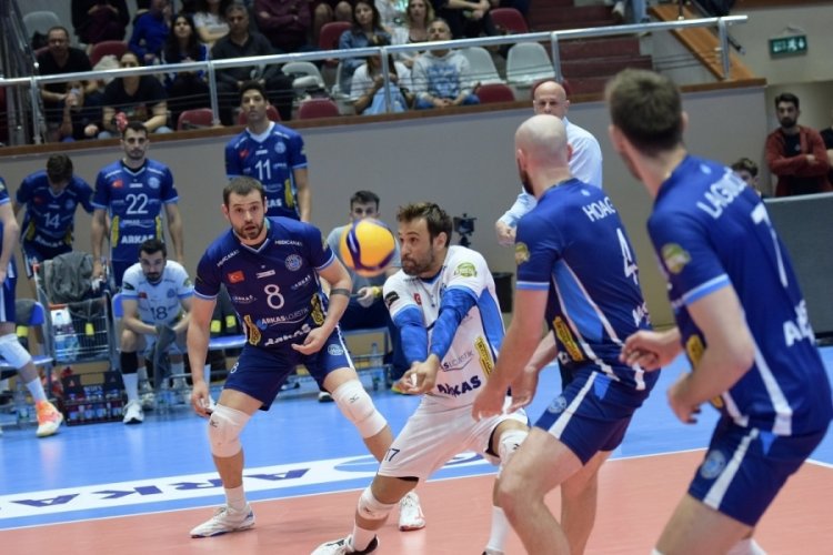 Arkas Spor, filede yarın Fenerbah&ccedil;e'ye konuk olacak