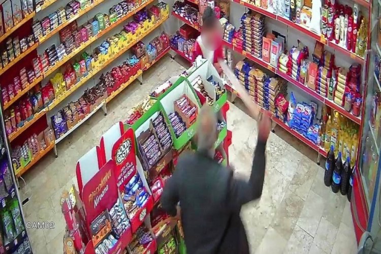 Yeğenini taciz eden sapkın, istismara dayanamayan &ccedil;ocuğu bı&ccedil;akla kovaladı