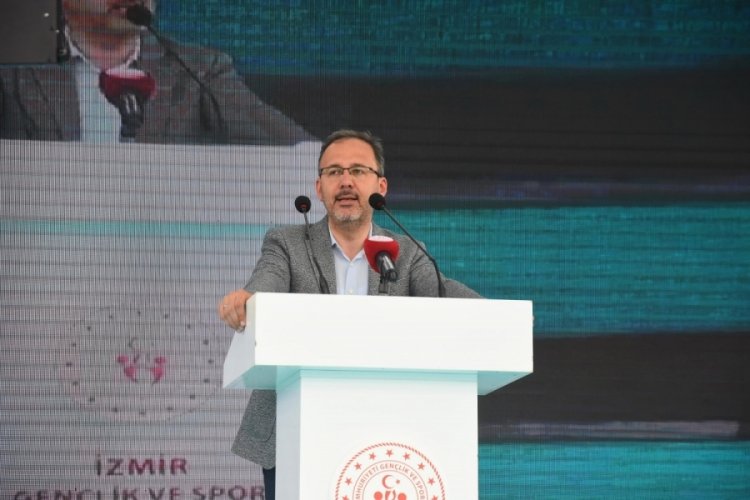 Muharrem Kasapoğlu İzmir'de sporcularla bir araya geldi
