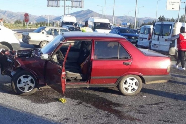 Malatya'da 3 ara&ccedil;lı zincirleme kaza