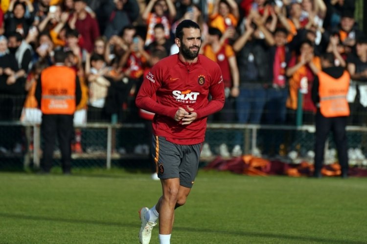 Galatasaray'dan taraftarlara a&ccedil;ık antrenman