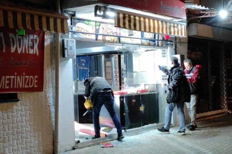 Kocaeli'nde d&ouml;nerci d&uuml;kkanı kurşunlandı