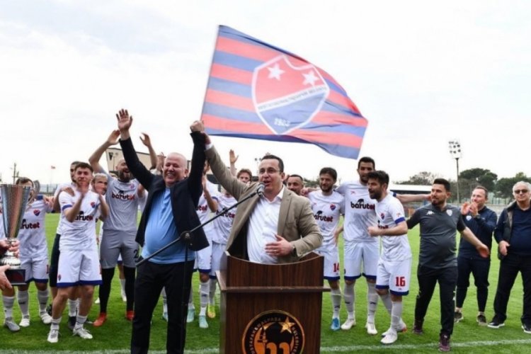 Mustafakemalpaşaspor Belediye kupasını aldı