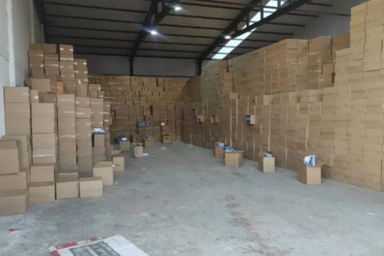 İzmir'de 5 milyon 200 bin lira değerinde ka&ccedil;ak makaron ele ge&ccedil;irildi
