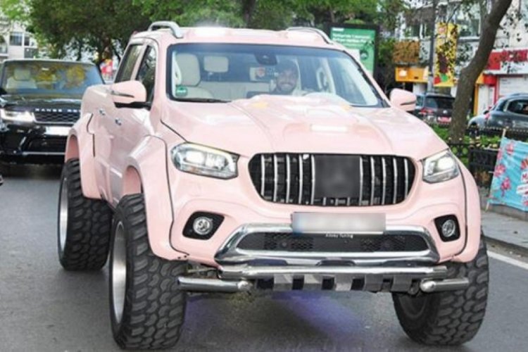 SEFO, pembe aracıyla g&ouml;r&uuml;nt&uuml;lendi