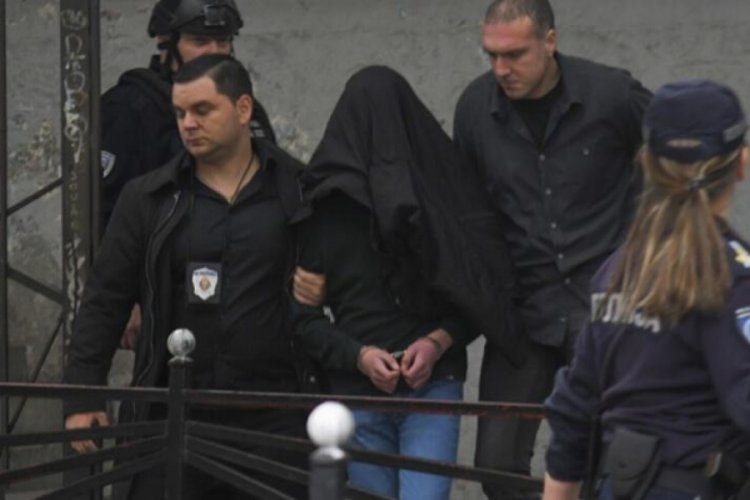 Sırbistan'da 9 kişiyi &ouml;ld&uuml;ren 13 yaşındaki zanlı '&ouml;ld&uuml;r&uuml;lecekler listesi' hazırlamış!