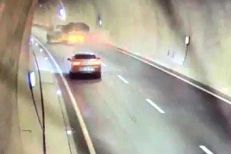 &Ccedil;anakkale Troya T&uuml;neli'nde &ccedil;ekici ile otomobil &ccedil;arpıştı: 1 &ouml;l&uuml; 1 yaralı