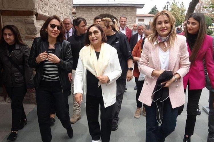 Selvi Kılı&ccedil;daroğlu, Konya'da Mevlana M&uuml;zesi'ni ziyaret etti
