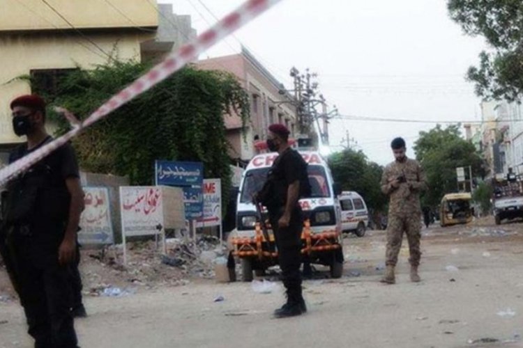 Pakistan'da okula saldırı: 8 &ouml;ğretmen hayatını kaybetti