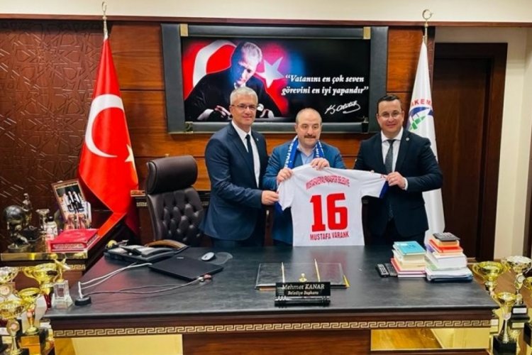 Bakan Varank: Bu &uuml;lkeyi ter&ouml;ristlere peşkeş &ccedil;ektirmeyeceğiz