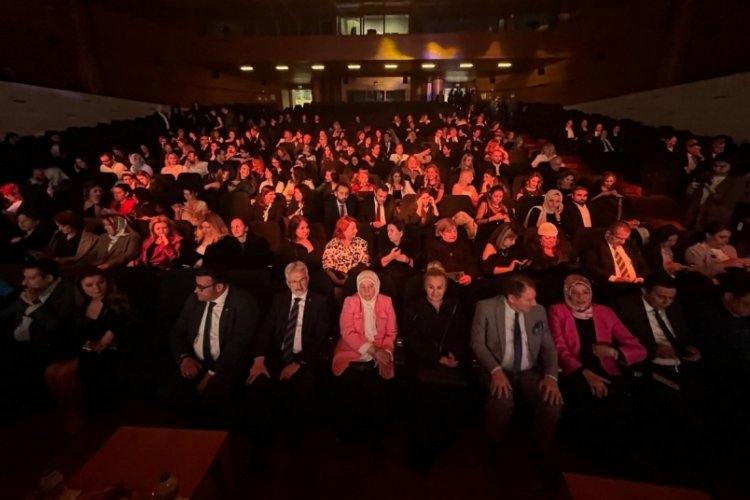 Bursa'nın başarılı iş kadınları &ouml;d&uuml;llerini aldı