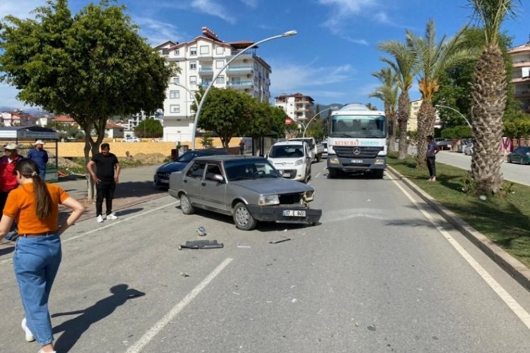 Antalya'nın Gazipaşa'da korkutan kaza: 1 yaralı
