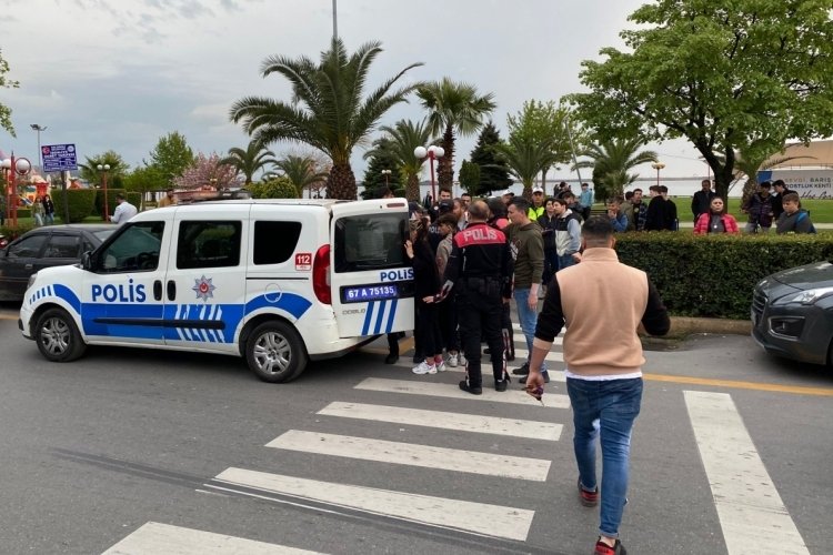 Zonguldak'ta otomobille &ccedil;arpışan motosikletli yaralandı
