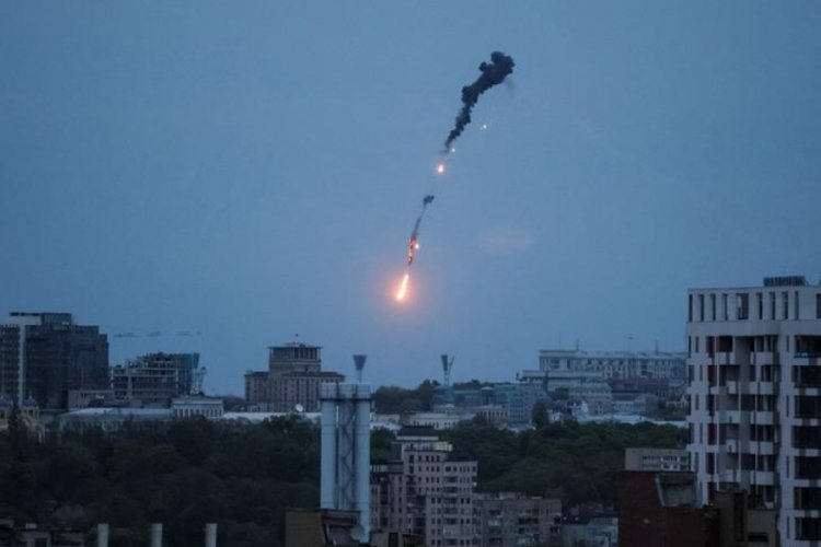 Kiev &uuml;zerinde u&ccedil;an İHA vurularak d&uuml;ş&uuml;r&uuml;ld&uuml;!