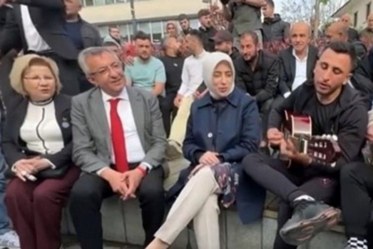 AK Partili Zengin ve CHP'li Altay'ın "Gesi Bağları" t&uuml;rk&uuml;s&uuml;ne eşlik ettiği anlar