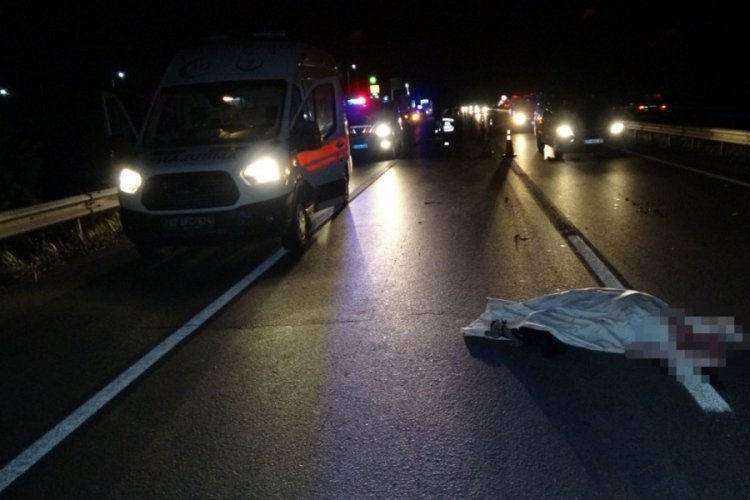 Antalya'da &ouml;nce araba &ccedil;arptı ardından başka bir ara&ccedil; &uuml;st&uuml;nden ge&ccedil;ti: Hayatını kaybetti!