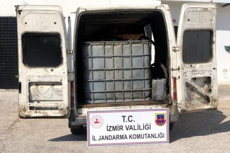 İzmir'in Aliağa il&ccedil;esinde 2,5 ton atık yağ ele ge&ccedil;irildi
