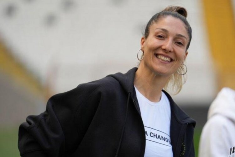 Beşiktaş kalecisi Fatma Şahin: İsvi&ccedil;re'nin Basel takımından teklif aldım