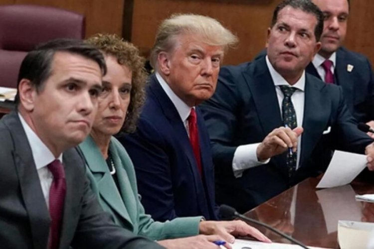 Trump kendisini tecav&uuml;zle su&ccedil;layan Jean Carroll'ı eski eşiyle karıştırdı