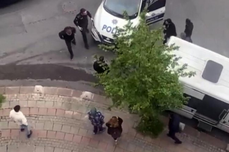 İstanbul'da sara n&ouml;beti ge&ccedil;irdiği iddia edilen şahıs hakim tarafından vuruldu