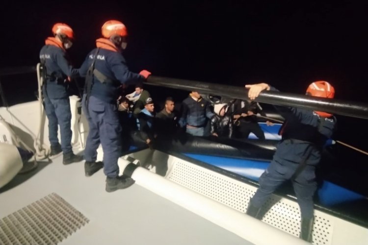 İzmir a&ccedil;ıklarında 59 g&ouml;&ccedil;men kurtarıldı
