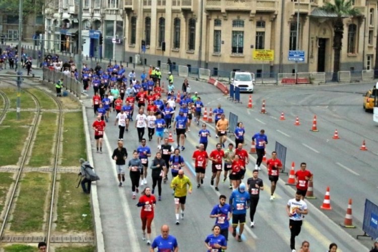 İzmir'de yarın 5 bini aşkın katılımcıyla koşulacak