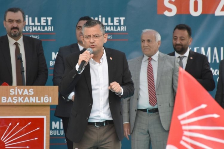 &Ouml;zg&uuml;r &Ouml;zel: Millet a&ccedil; gezerken, Togg gezdirdiler