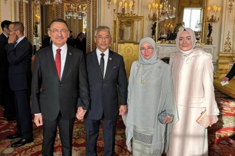 Charles'ın ta&ccedil; giyme t&ouml;reninde T&uuml;rkiye'yi Fuat Oktay temsil etti