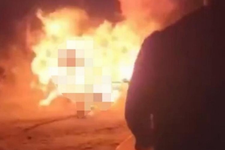 Benzin d&ouml;k&uuml;p diri diri yaktılar! Son anlarında bir de dalga ge&ccedil;tiler
