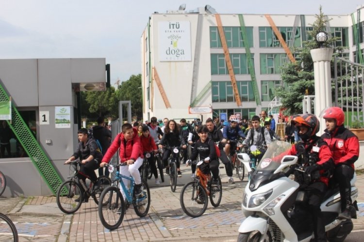 Bursa'da pedallar doğal afetlere farkındalık i&ccedil;in &ccedil;evrildi