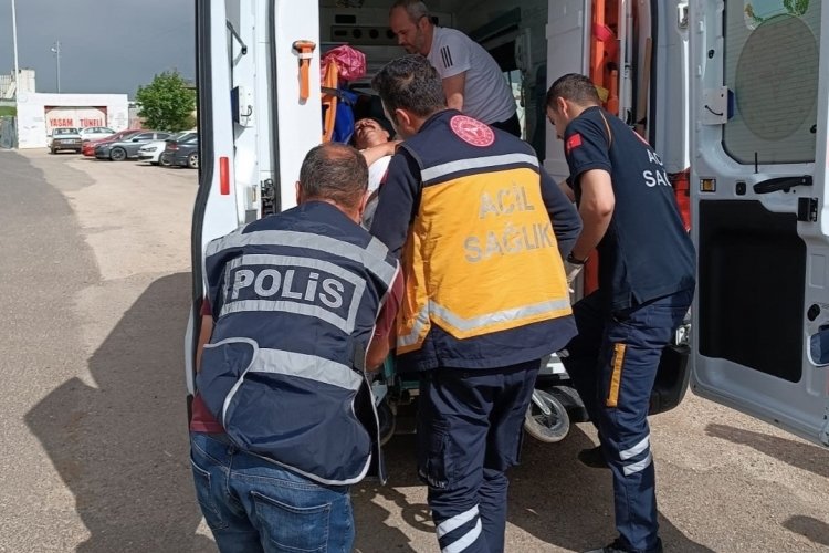 Adıyaman'da kalp krizi ge&ccedil;iren s&uuml;r&uuml;c&uuml;n&uuml;n hayatını polisler kurtardı