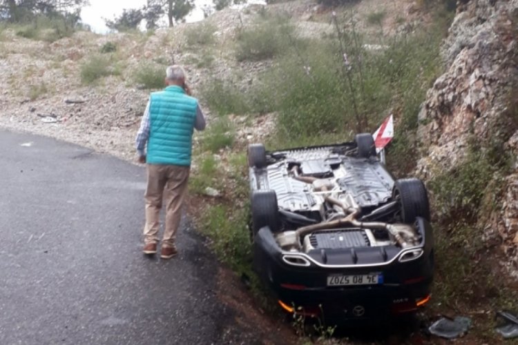 Muğla'da ters d&ouml;nen aracın s&uuml;r&uuml;c&uuml;s&uuml; yara almadan kurtuldu