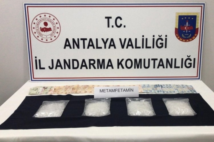 Antalya'da 1 kilogram metamfetamin yakalandı