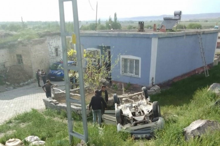 Kayseri'de otomobil şarampole devrildi: 3 Yaralı